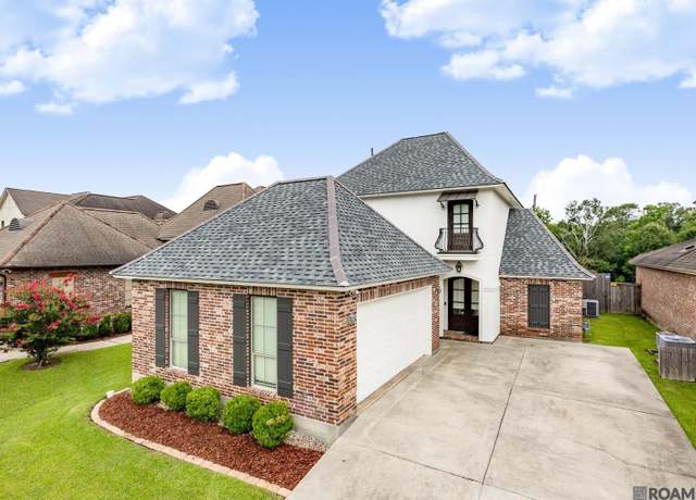 Property at 18213 Vis-a-vis Ave, Baton Rouge, LA 70817, 3 beds, 2.5 baths