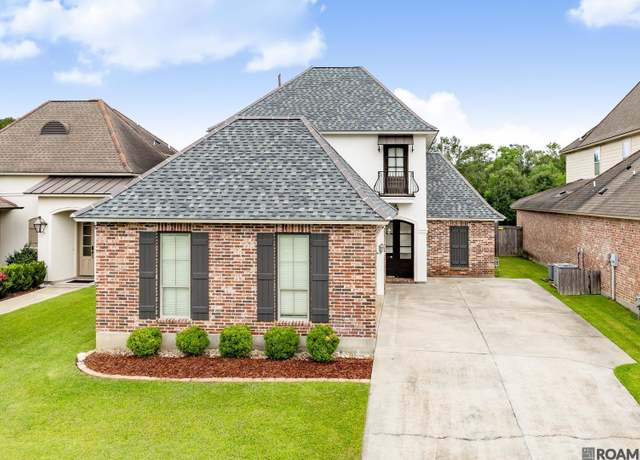 Property at 18213 Vis-a-vis Ave, Baton Rouge, LA 70817, 3 beds, 2.5 baths