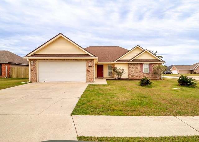 Property at 304 Dawes St, Houma, LA 70363, 4 beds, 2 baths
