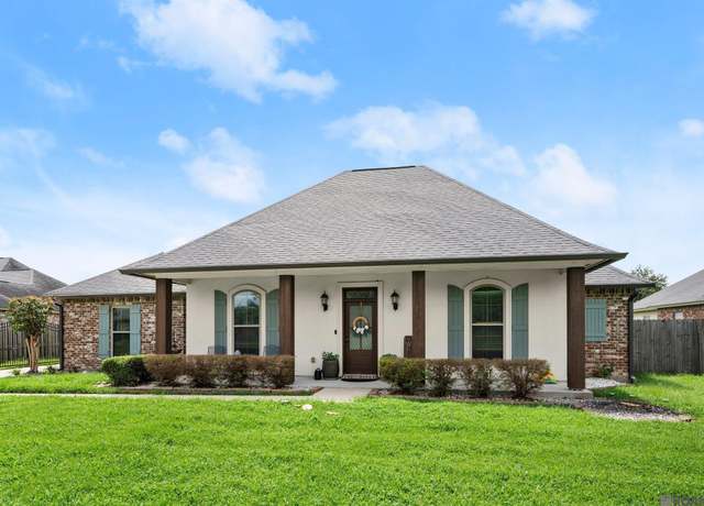 Property at 14335 Autumn Run Dr, Gonzales, LA 70737, 4 beds, 3 baths