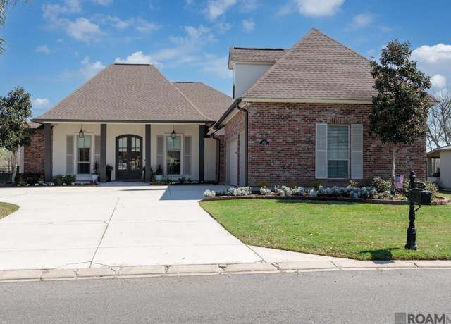 Property at 6222 Royal Palms Ct, Gonzales, LA 70737, 4 beds, 3 baths