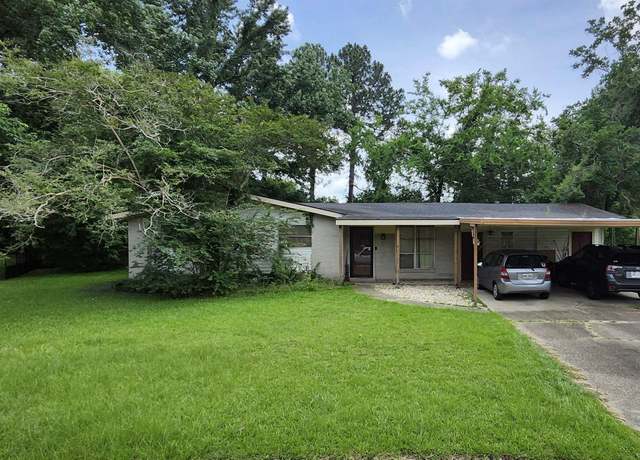 Property at 9452 Corinth St, Baton Rouge, LA 70809, 3 beds, 2 baths
