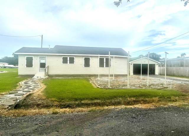 Property at 147 West 204th St, Galliano, LA 70354, 2 beds, 1 bath