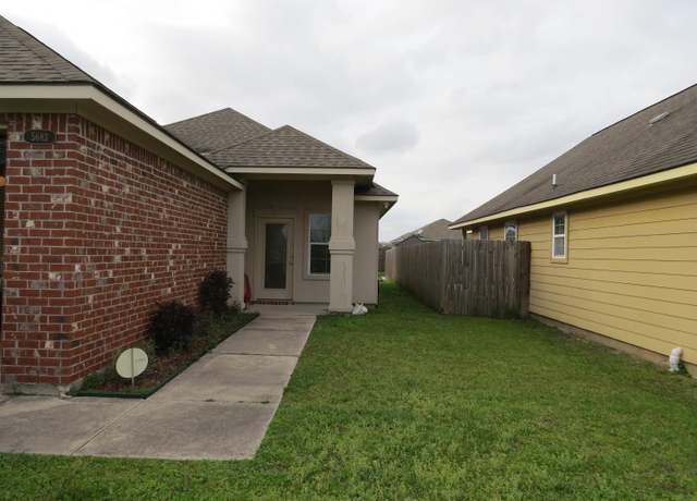 Property at 5683 Magnolia De Christophe Dr, Carville, LA 70721, 3 beds, 2 baths