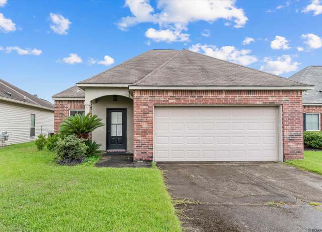 Property at 11441 Ashwood Ct, Denham Springs, LA 70726, 3 beds, 2 baths