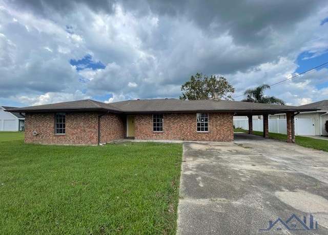 Property at 110 St Anthony St, Raceland, LA 70394, 3 beds, 2 baths