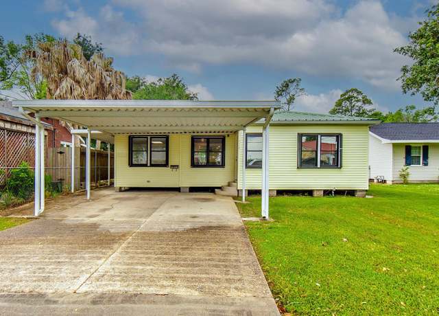 Property at 1738 Himalaya Ave, Thibodaux, LA 70301, 4 beds, 2 baths