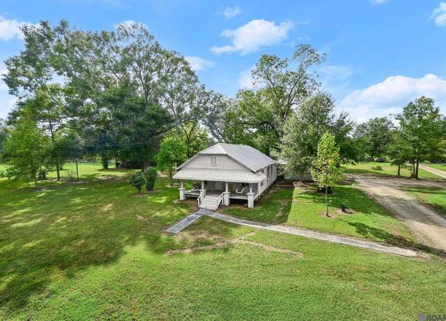 Property at 19565 Liberty Rd, Pride, LA 70770, 3 beds, 2 baths