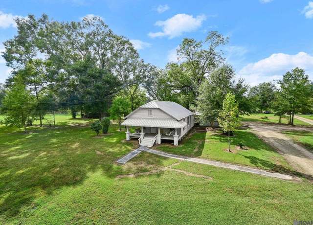 Property at 19565 Liberty Rd, Pride, LA 70770, 3 beds, 2 baths