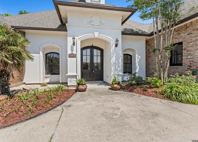 Property at 35261 Beverly Hills Dr, Prairieville, LA 70769, 4 beds, 3 baths