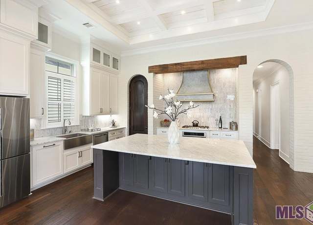 Property at 10720 Cane River Dr, Saint George, LA 70810, 3 beds, 2.5 baths