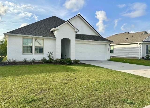 Property at 105 Headland Dr, Thibodaux, LA 70301, 4 beds, 2 baths