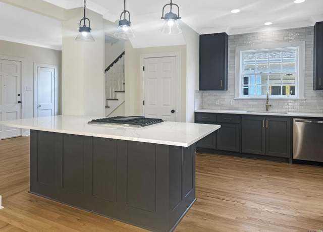 Property at 312 S Acadian Thwy, Baton Rouge, LA 70806, 3 beds, 2.5 baths