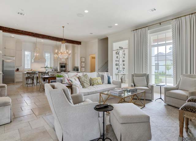 Property at 2106 Elwood Ct, Baton Rouge, LA 70809, 5 beds, 4.5 baths
