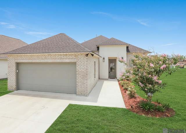 Property at 13718 Willowmore Dr, Denham Springs, LA 70726, 4 beds, 3 baths