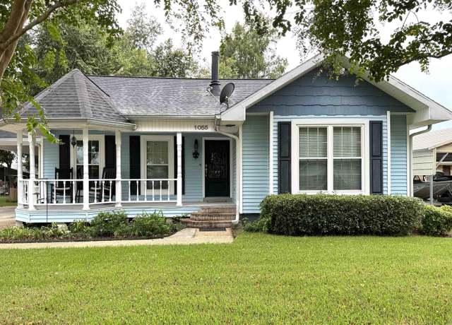 Property at 1055 Susan Ct, Morgan City, LA 70380, 3 beds, 2 baths