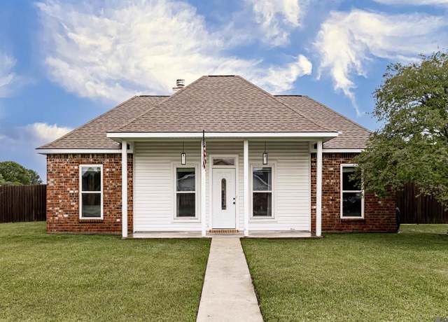 Property at 36101 Greenville Ave, Denham Springs, LA 70706, 3 beds, 2 baths
