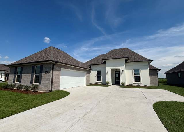 Property at 254 Kings Wood Ave, Thibodaux, LA 70301, 4 beds, 3 baths