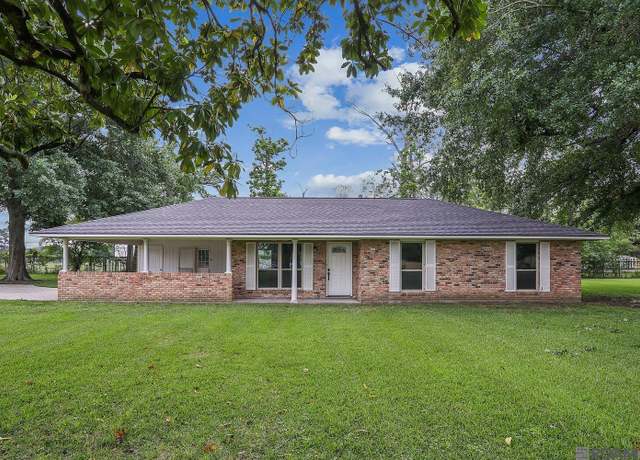 Property at 37037 John St, Geismar, LA 70734, 3 beds, 2.5 baths