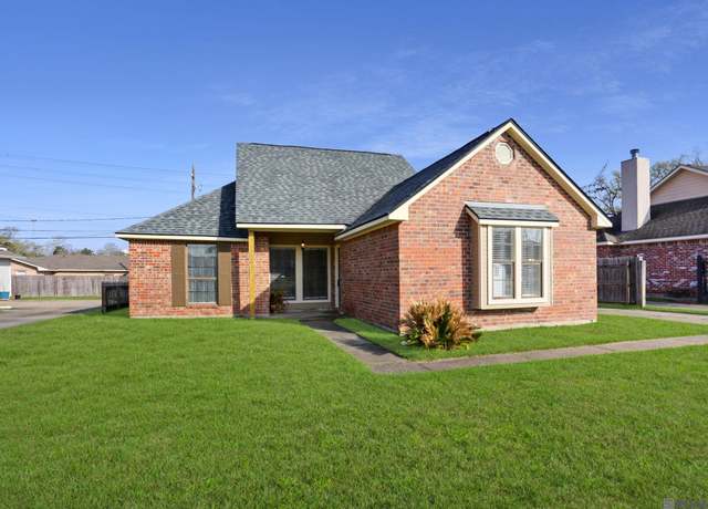 Property at 17531 Brookfield Ave, Baton Rouge, LA 70817, 4 beds, 2 baths