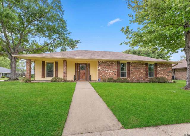 Property at 3020 Woodbrook Dr, Baton Rouge, LA 70816, 3 beds, 2 baths