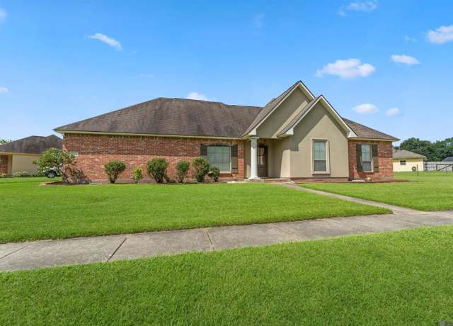 Property at 2616 Woodbend Dr, Zachary, LA 70791, 3 beds, 2 baths