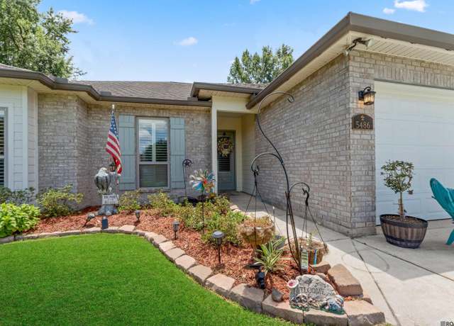 Property at 5486 Courtyard Dr, Gonzales, LA 70737, 3 beds, 2 baths