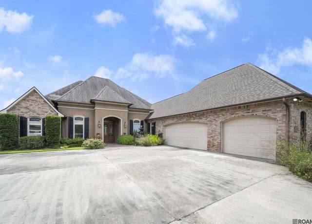 Property at 6919 Lagoon Ct, Central, LA 70739, 4 beds, 3 baths