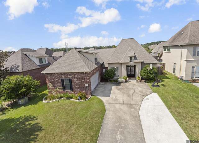 Property at 11411 Pleasant Knoll Dr, Denham Springs, LA 70726, 4 beds, 3 baths