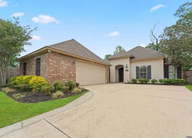 Property at 2203 St Regis Dr, Baton Rouge, LA 70816, 3 beds, 2.5 baths