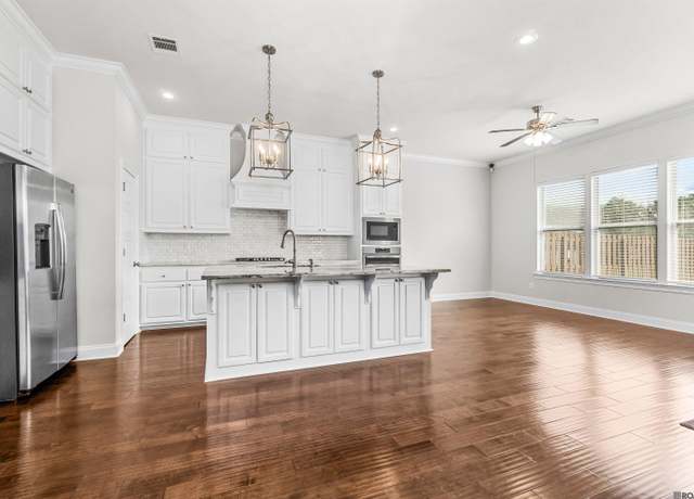 Property at 15937 Redstone Dr, Pride, LA 70770, 4 beds, 3 baths