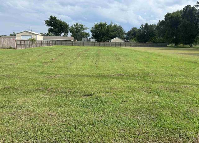 Property at 643 Oak St, Hahnville, LA 70057