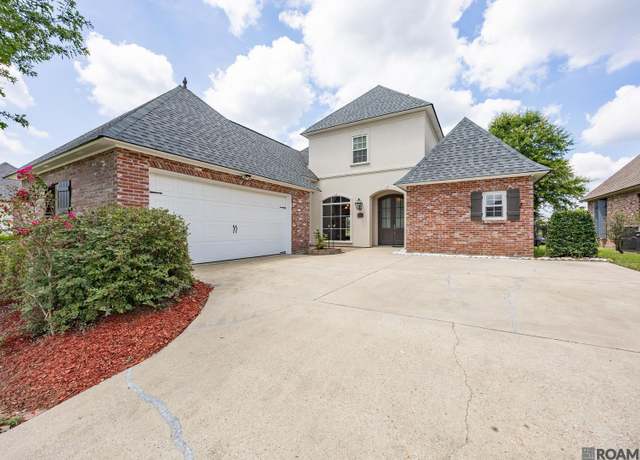 Property at 2887 Muirfield Dr, Zachary, LA 70791, 3 beds, 2.5 baths