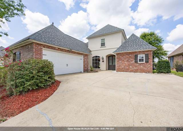 Property at 2887 Muirfield Dr, Zachary, LA 70791, 3 beds, 2.5 baths