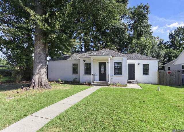 Property at 237 Capitol St, Denham Springs, LA 70726, 3 beds, 2 baths