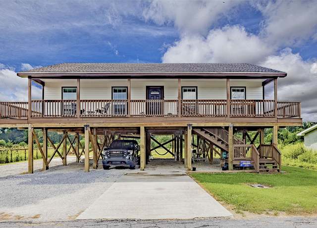 Property at 217 Donna Lee Dr, Houma, LA 70363, 3 beds, 2 baths