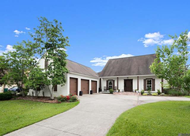 Property at 1684 Royal Troon Ct, Zachary, LA 70791, 4 beds, 3.5 baths