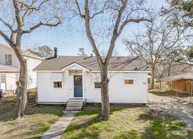 Property at 224 Eighth St, Port Allen, LA 70767, 3 beds, 2 baths