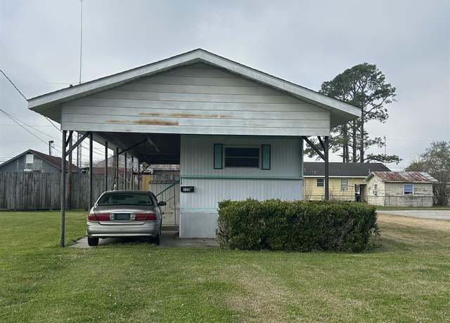 Property at 120 Hollywood St, Thibodaux, LA 70301, 2 beds, 1 bath