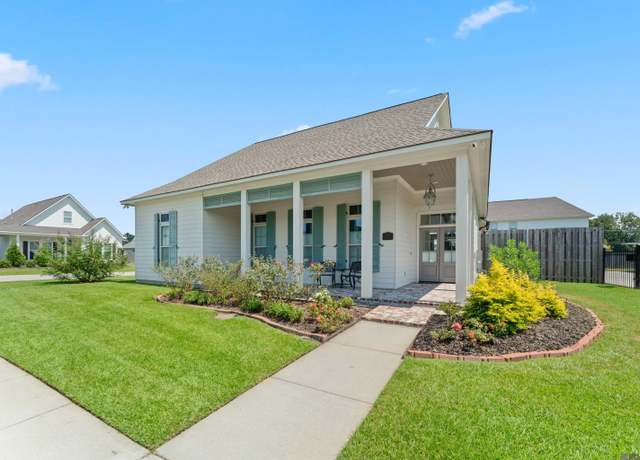 Property at 8377 Sully Dr, Baton Rouge, LA 70818, 4 beds, 2 baths