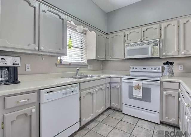 Property at 8024 Picardy Ave Unit E, Baton Rouge, LA 70809, 3 beds, 2.5 baths