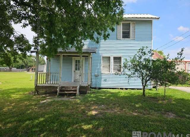Property at 208 Bowman St, Berwick, LA 70342, 3 beds, 2 baths