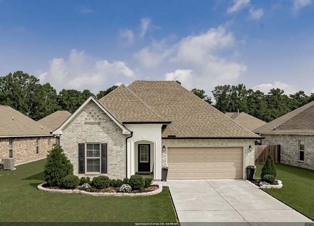 Property at 8921 Dalwood Dr, Denham Springs, LA 70726, 3 beds, 2 baths