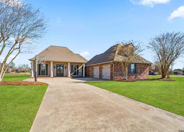 Property at 3166 Prestwick Ct, Zachary, LA 70791, 4 beds, 3 baths