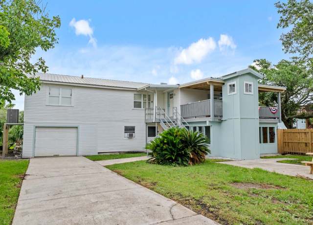 Property at 124 Cedar Ln, Grand Isle, LA 70358, 6 beds, 3 baths