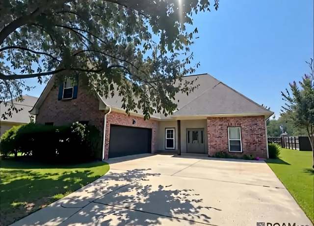 Property at 12072 Central Park Dr, Geismar, LA 70734, 4 beds, 3.5 baths