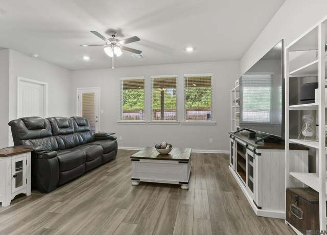 Property at 34888 Spring Trails Dr, Walker, LA 70785, 4 beds, 2 baths