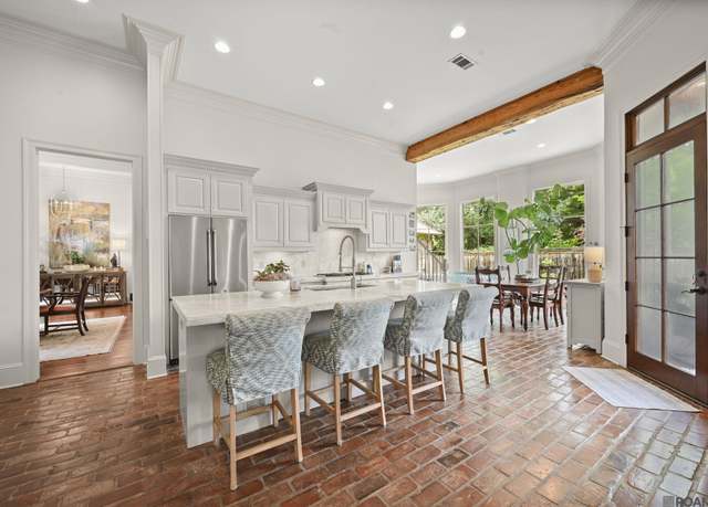 Property at 6411 Sheffield Ave, Baton Rouge, LA 70806, 5 beds, 5.5 baths