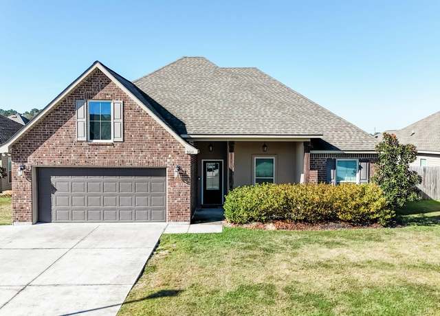 Property at 26411 Evangeline Trace Blvd, Denham Springs, LA 70726, 4 beds, 2 baths