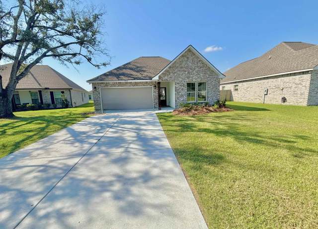 Property at 9958 Stratford Dr, Denham Springs, LA 70726, 4 beds, 2.5 baths